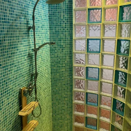 דירה One Bedroom With Balcony Rue Chabaud *